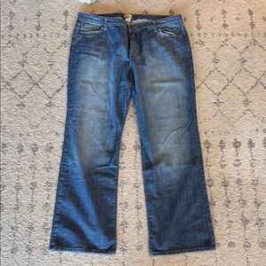 GAP Women’s Curvy Flare Jeans